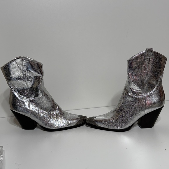 Forever 21 Silver Metallic Distressed Women's Ankle Boots - Picture 7 of 17